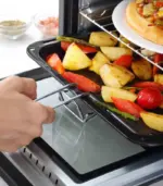 HOMCOM 800-083V70 1400W Mini Countertop Oven - Image 2